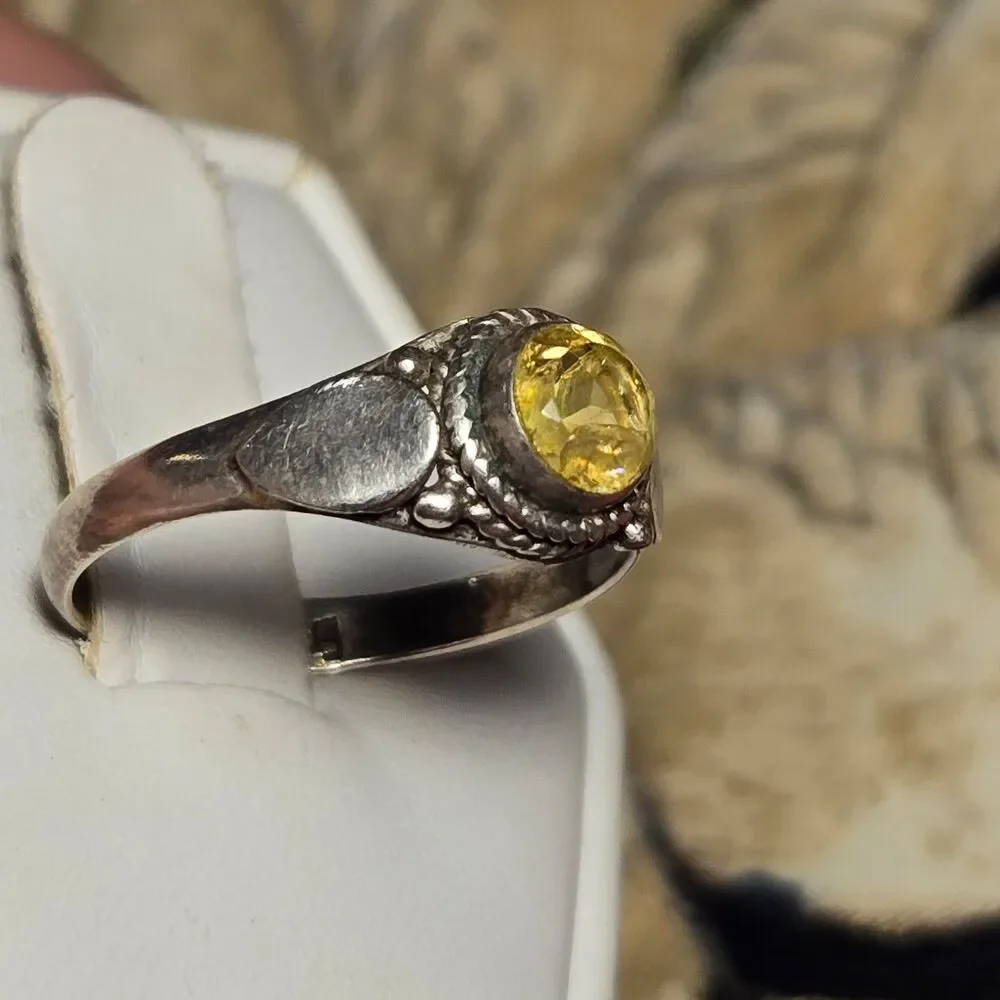 Vintage sterling silver ring sz 6.5